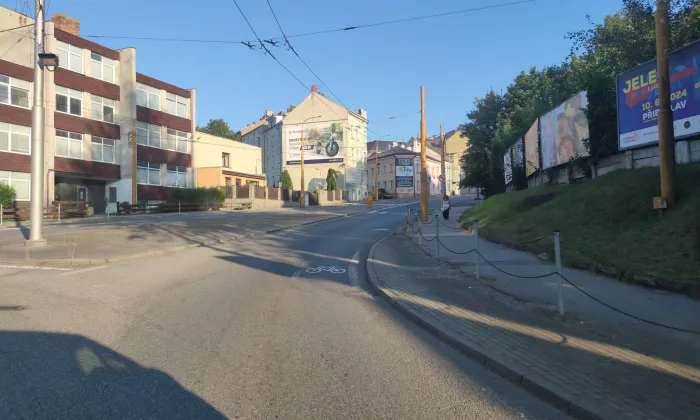 obilní skladiště s přístavbou správní budovy