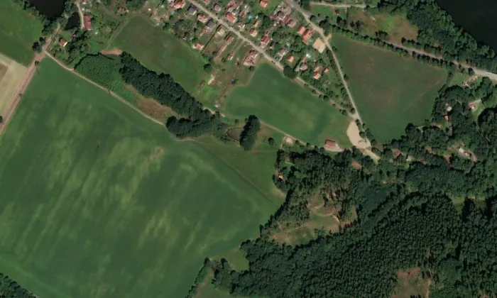 Židovský hřbitov v Neznašově – letecký pohled