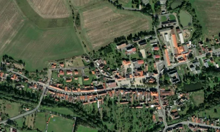 Židovský hřbitov ve Spáleném Poříčí – letecký pohled