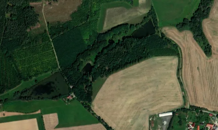 Židovský hřbitov ve Zběšičkách – letecký pohled