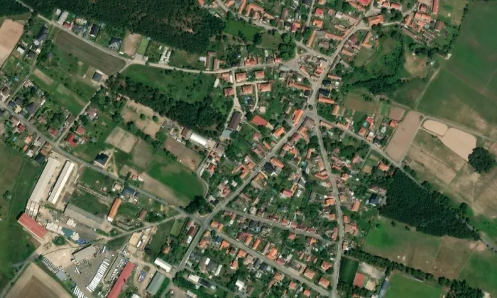 škola (Záryby) – letecký pohled