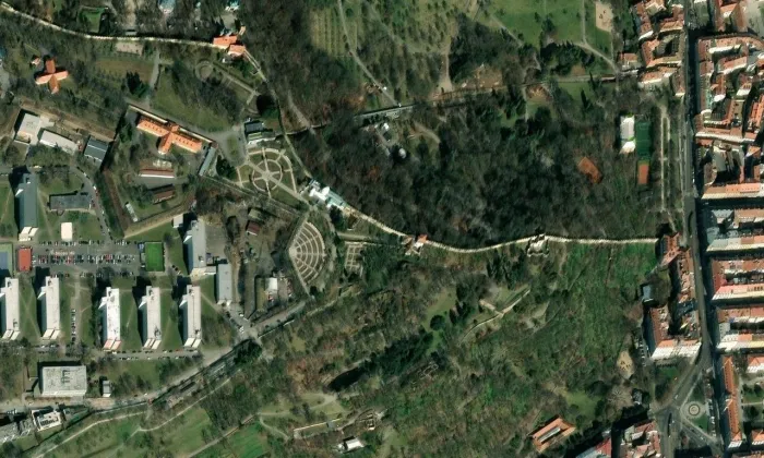 Štefánikova hvězdárna – letecký pohled