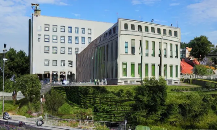 Armádní muzeum Žižkov, budova – summer