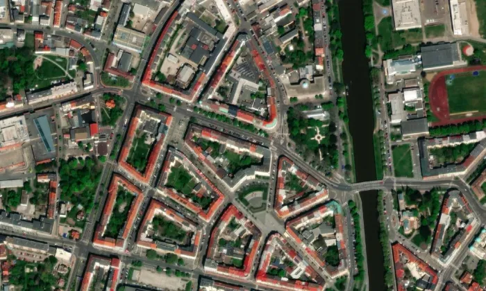 Banka (Hradec Králové, 1000123203) – letecký pohled