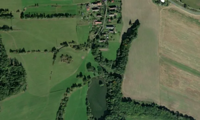 Dům čp. 8 (Radim) – letecký pohled