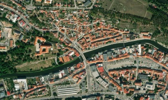 Dům U Židovské brány – letecký pohled
