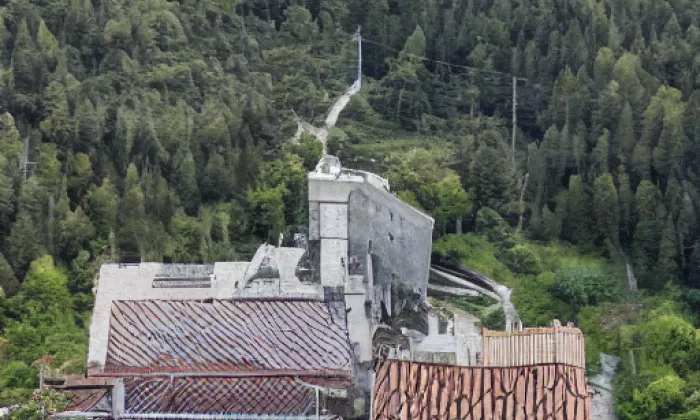 Dixova brusírna dřeva – noc