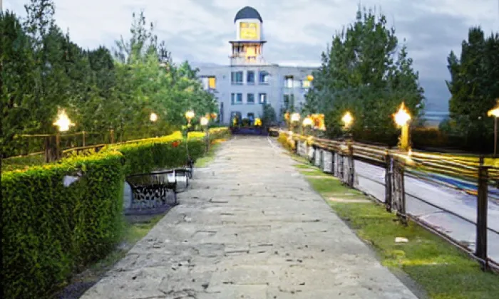 Dolní panská zahrada – noc