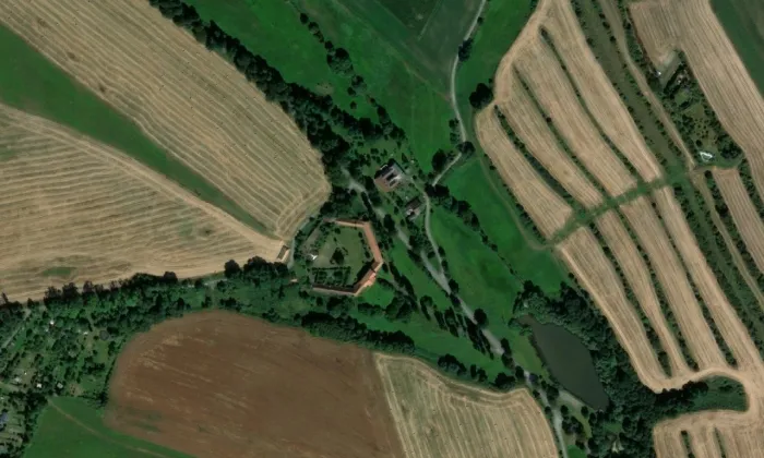 dvůr Lamberk – letecký pohled