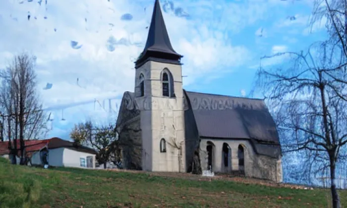 Evangelický kostel Dolní Poustevna – autumn