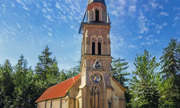 evangelický kostel v Trutnově – léto