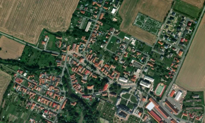 Fara (Chroustovice) – letecký pohled