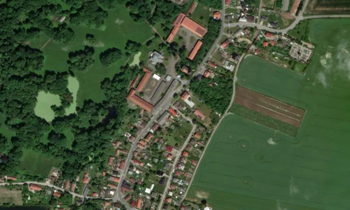 Fara (Dobřenice) – letecký pohled