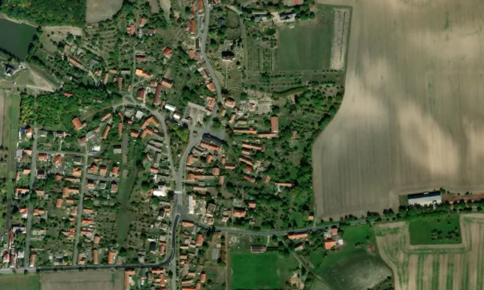 Fara (Mcely) – letecký pohled