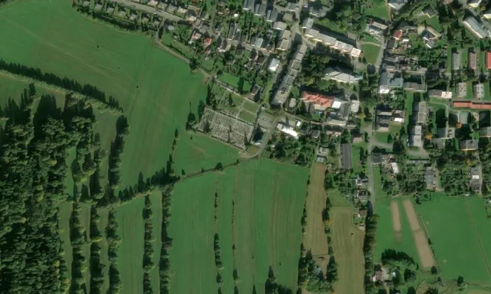 hřbitov ve Vrbně pod Pradědem – letecký pohled