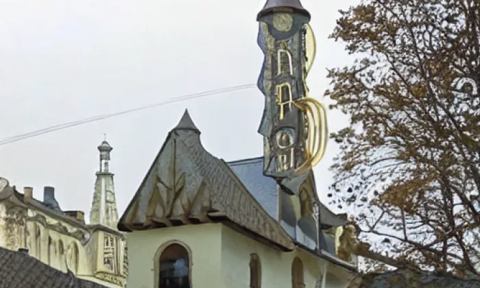 hřbitovní kaple v Kralupech nad Vltavou – iluminace