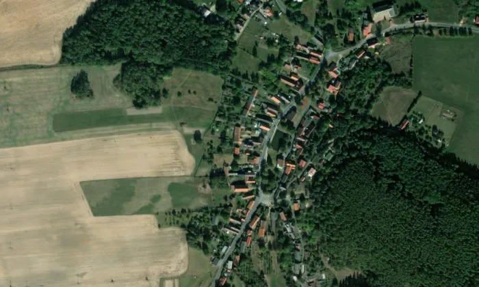 hospodářská stavení venkovské usedlosti – letecký pohled