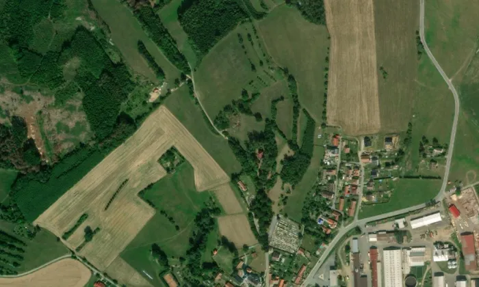 Hrobka Lobkowiczů v Netíně – letecký pohled