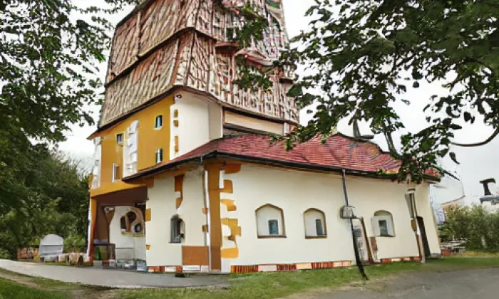 kaple Nanebevzetí Panny Marie (Vevčice) – autumn