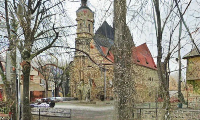 kaple Nejsvětější Trojice u cesty k zámku Lemberk – podzim