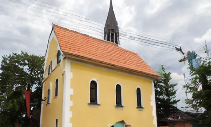 kaple Panny Marie Sněžné (Žernov) – jaro