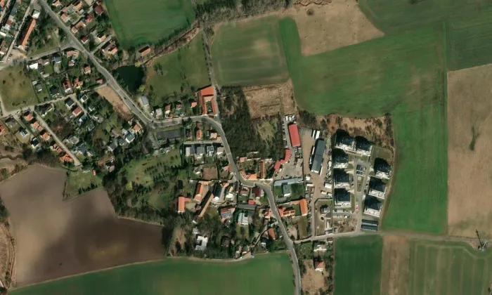 kaple se zvoničkou (Sobín) – letecký pohled