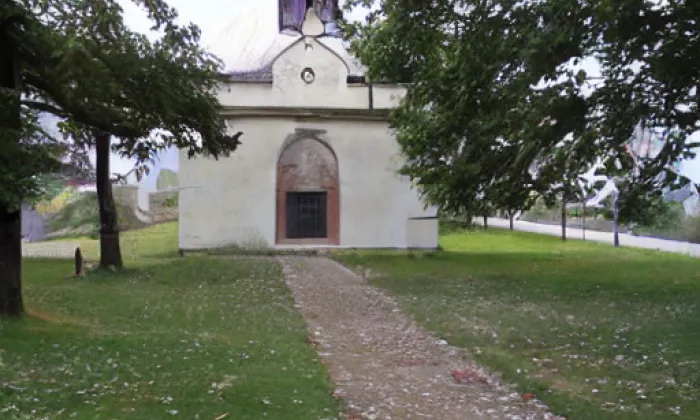 kaple svatého Bartoloměje (Chodovlice) – noc