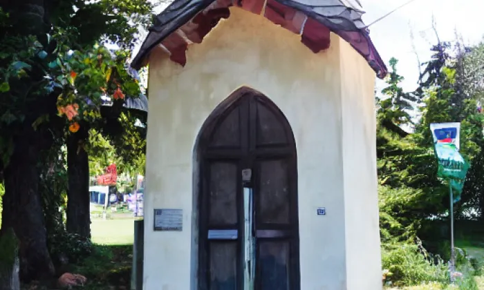 kaple svatého Jana Nepomuckého (Lošánky) – jaro