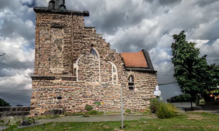 kostel kláštera Koruny Panny Marie – noc