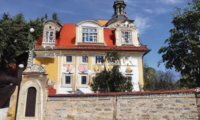 Kostel Nanebevzetí Panny Marie (Lobkovice) – jaro