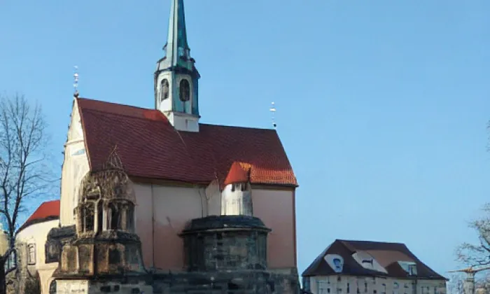 Kostel Nanebevzetí Panny Marie (Nezamyslice) – jaro