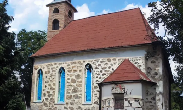 kostel Nanebevzetí Panny Marie (Nové Valteřice) – autumn