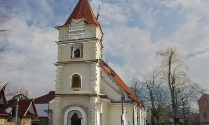 Kostel Narození Panny Marie (Chabařovice) – léto