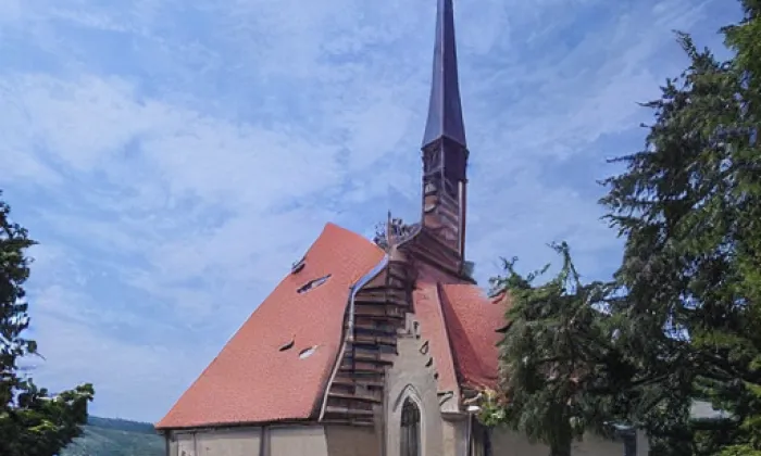 Kostel Narození Panny Marie (Hoštice) – léto