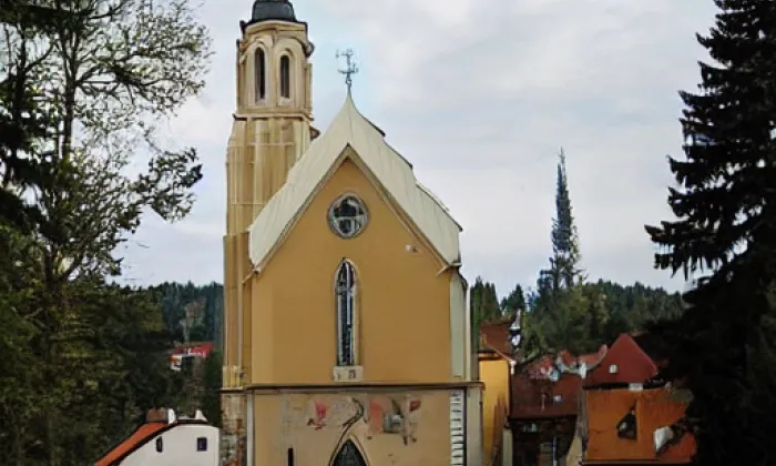 kostel Navštívení Panny Marie (Hluboké Mašůvky) – jaro