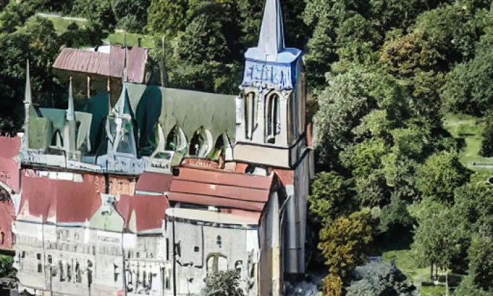 Kostel Nejsvětější Trojice (Děčín XIV-Dolní Žleb) – podzim
