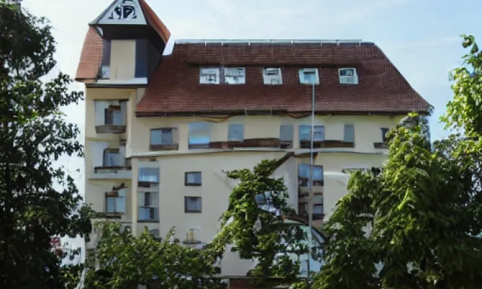 Kostel Nejsvětější Trojice (Drahobudice) – podzim