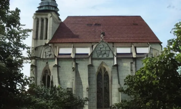 Kostel Nejsvětější Trojice (Drahobudice) – noc