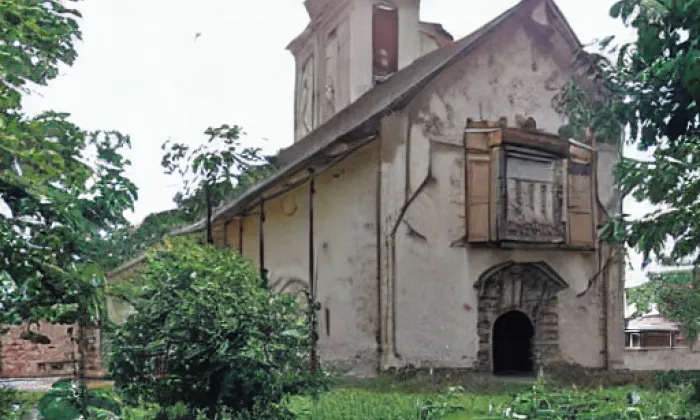 Kostel Nejsvětější Trojice (Nový Bydžov) – podzim