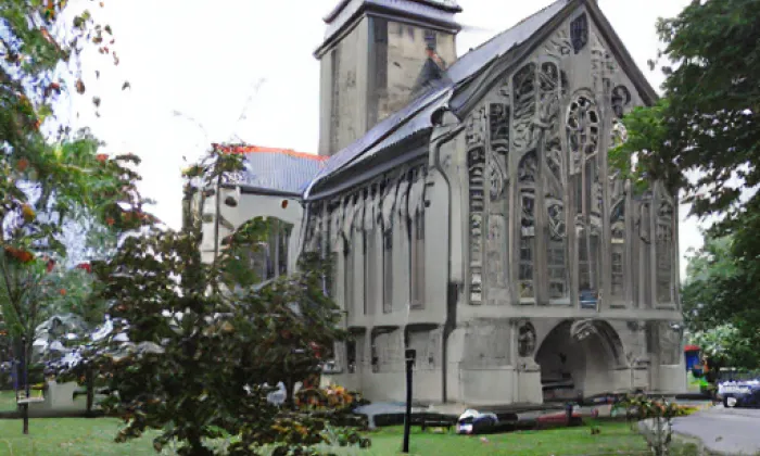 Kostel Nejsvětější Trojice (Nový Bydžov) – léto