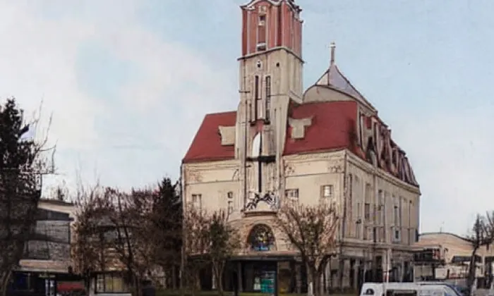 Kostel Nejsvětější Trojice (Pilníkov) – autumn