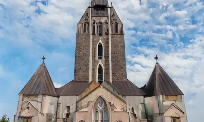 kostel Nejsvětějšího srdce Páně v Brně – noc