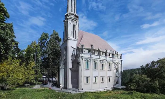 kostel Panny Marie Pomocnice (Nová Ulice) – noc