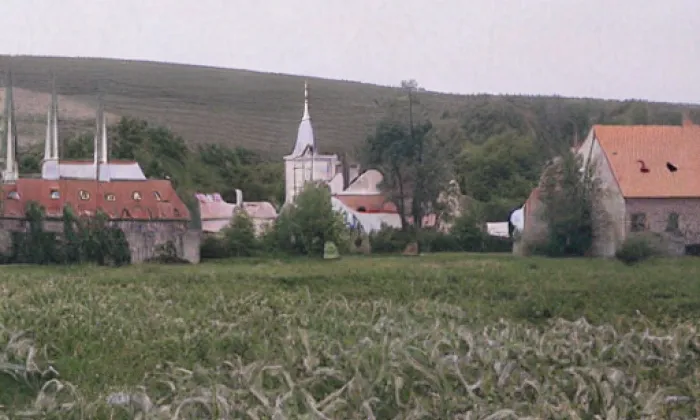 kostel Panny Marie Sněžné (Velké Kunětice) – podzim