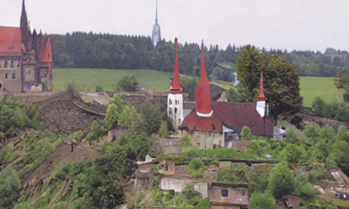 kostel Panny Marie Sněžné (Velké Kunětice) – jaro