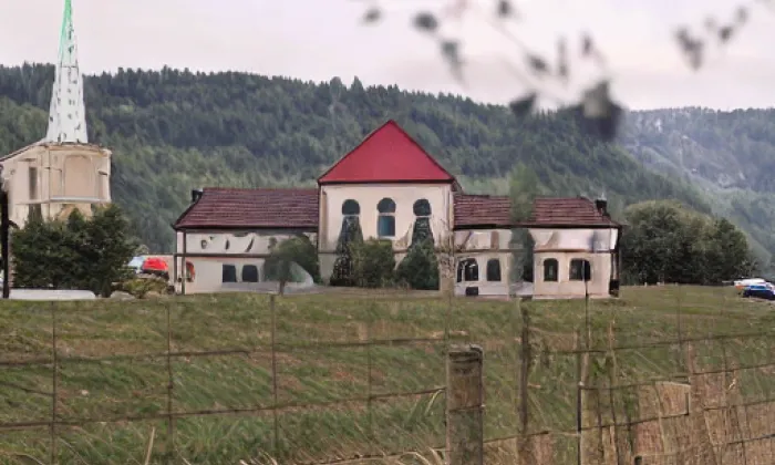 kostel Panny Marie Sněžné (Velké Kunětice) – léto