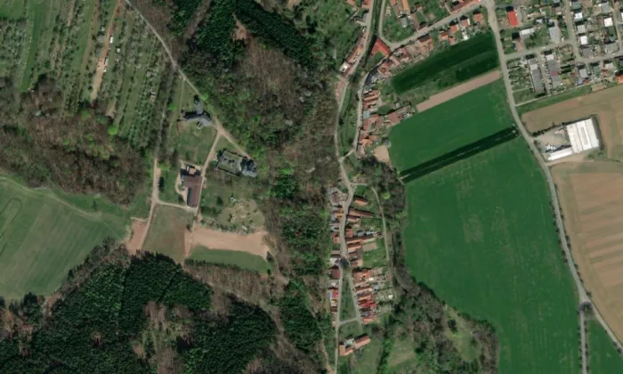 kostel Povýšení svatého Kříže – letecký pohled