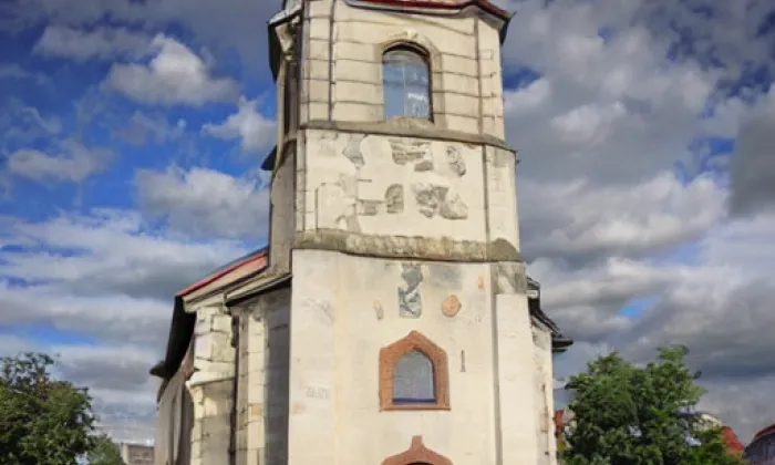 Kostel Povýšení svatého Kříže (Choustníkovo Hradiště) – jaro