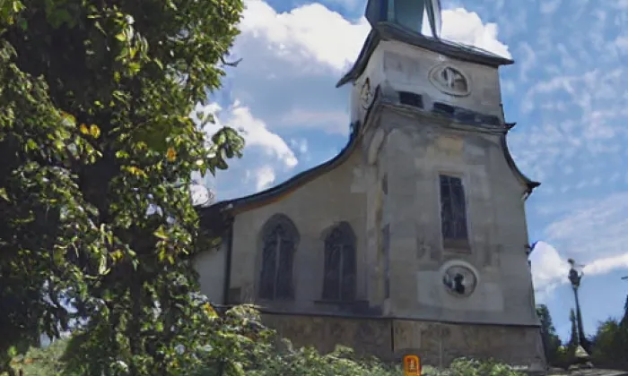 Kostel Stětí svatého Jana Křtitele (Těchlovice) – podzim