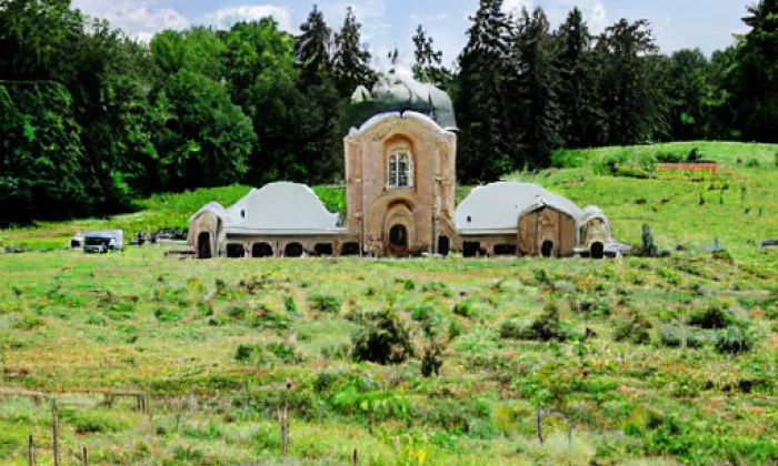 kostel sv. Martina (Lidice) – iluminace